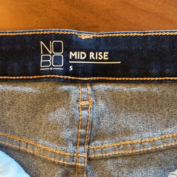 Cute NOBO Mid Rise Jean Skirt Size. 5 - Picture 3 of 5